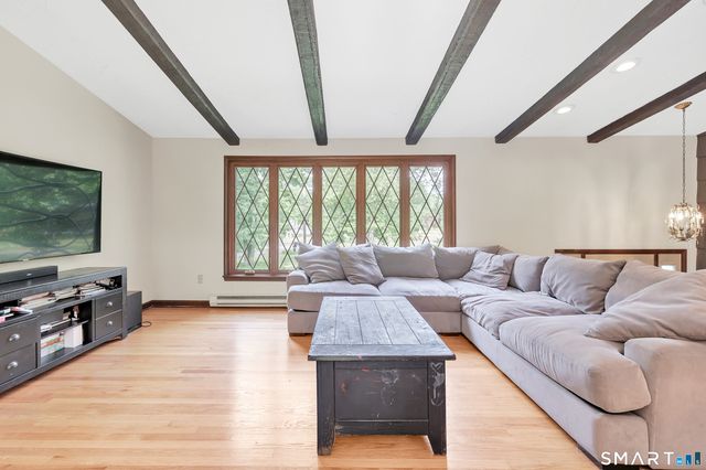 23 Leighton Court, North Haven, CT 06473