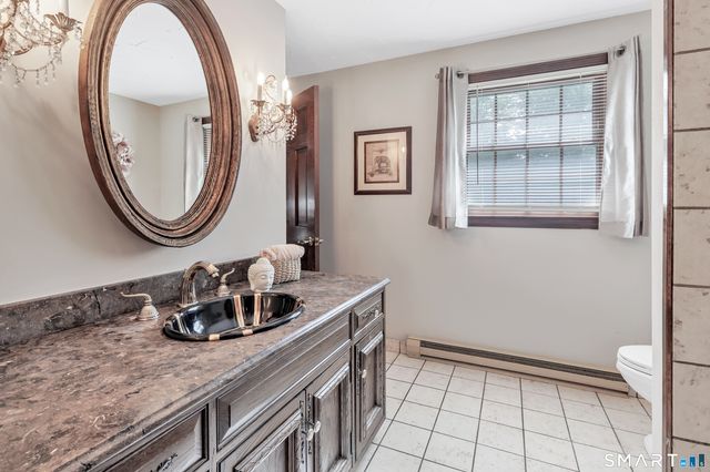 23 Leighton Court, North Haven, CT 06473