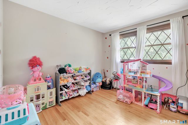 23 Leighton Court, North Haven, CT 06473
