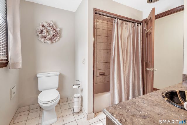 23 Leighton Court, North Haven, CT 06473