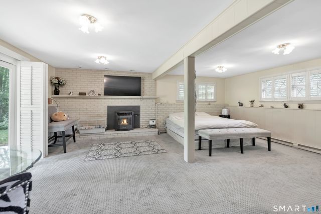 23 Leighton Court, North Haven, CT 06473