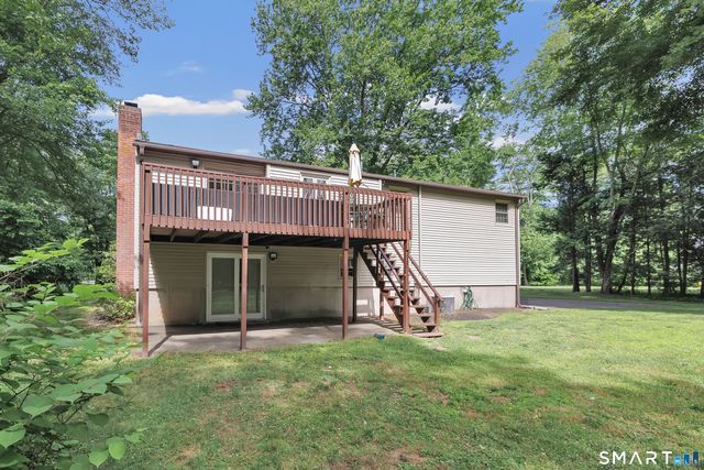 23 Leighton Court, North Haven, CT 06473