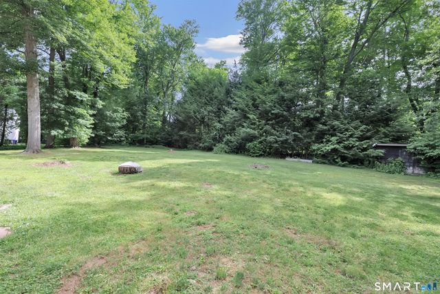23 Leighton Court, North Haven, CT 06473