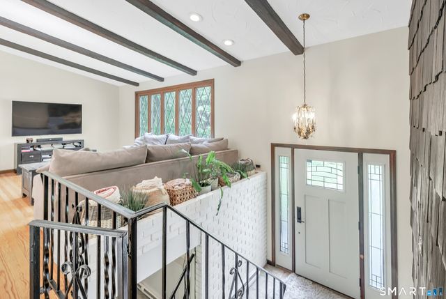 23 Leighton Court, North Haven, CT 06473