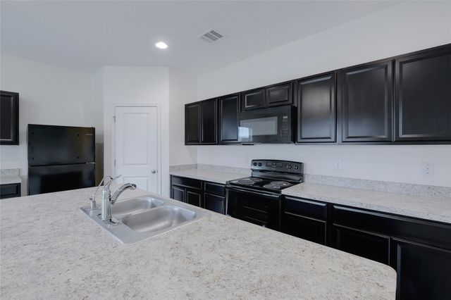 140 Satsuma LN, Kyle, TX 78640