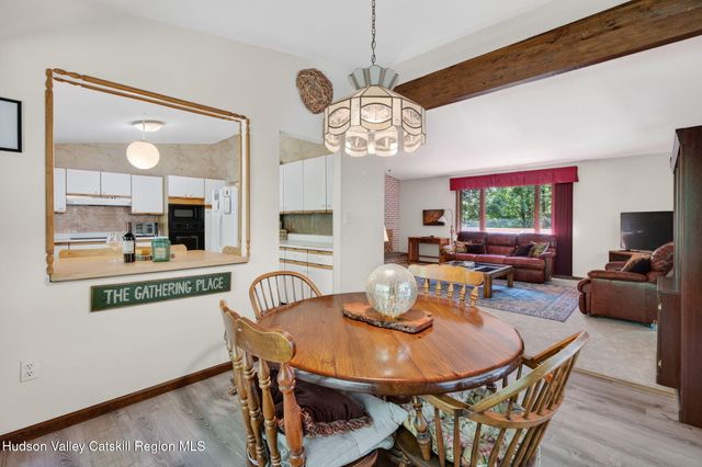 44 Max'S Place, West Hurley, NY 12491
