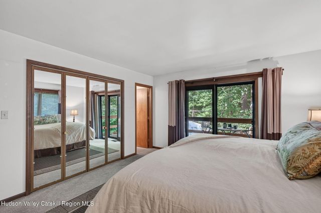 44 Max'S Place, West Hurley, NY 12491