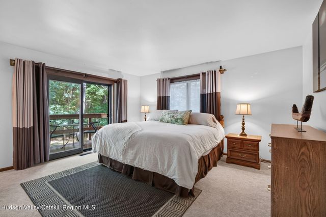 44 Max'S Place, West Hurley, NY 12491
