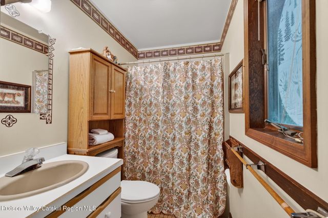 44 Max'S Place, West Hurley, NY 12491