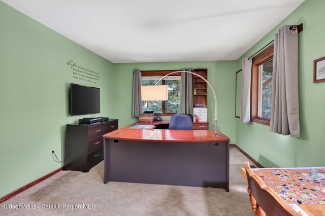 44 Max'S Place, West Hurley, NY 12491