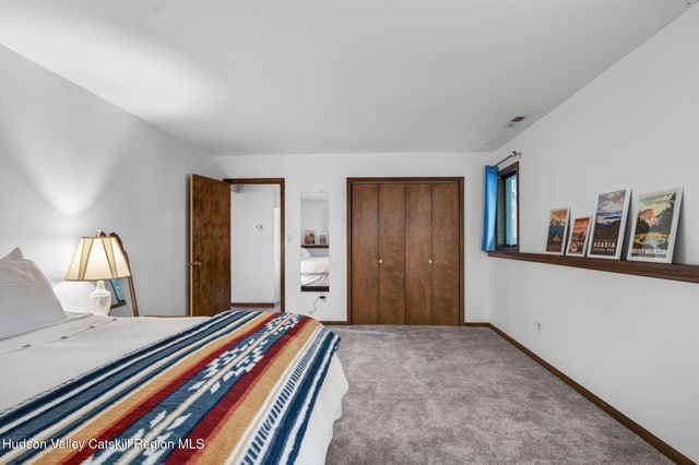 44 Max'S Place, West Hurley, NY 12491