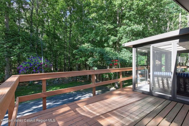 44 Max'S Place, West Hurley, NY 12491