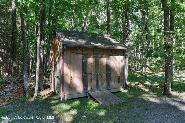 44 Max'S Place, West Hurley, NY 12491