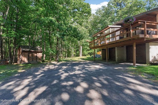44 Max'S Place, West Hurley, NY 12491