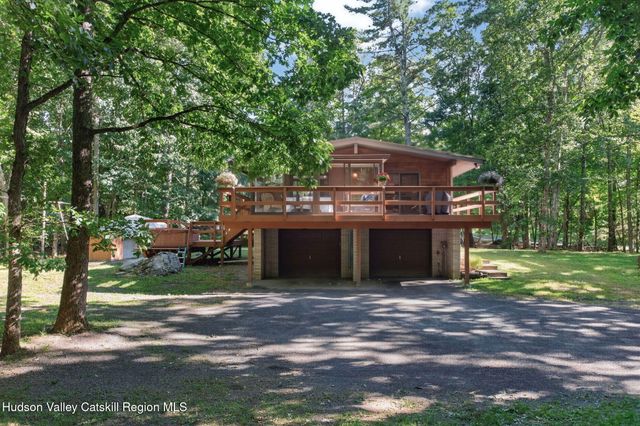 44 Max'S Place, West Hurley, NY 12491
