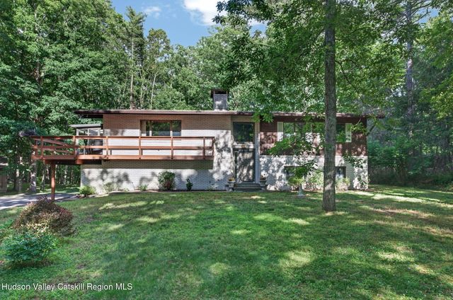 44 Max'S Place, West Hurley, NY 12491