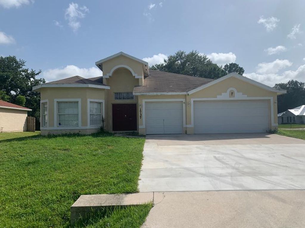 1737 SW Bradway Lane, Port St. Lucie, FL 34953