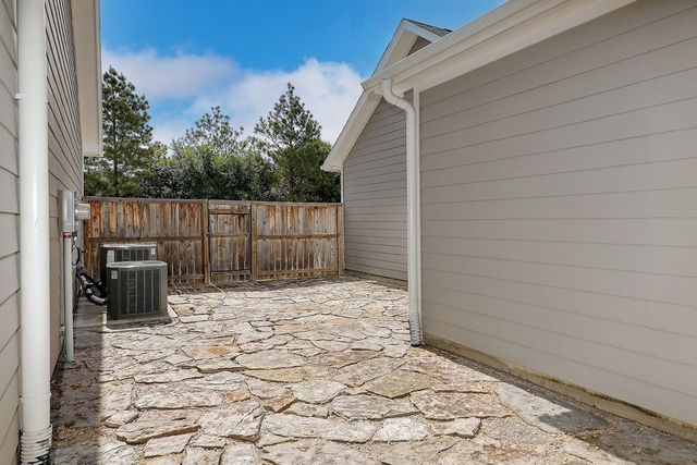154 Kendrick Pines Boulevard, Spring, TX 77389