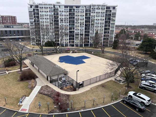 8809 Golf Road 7H, Niles, IL 60714