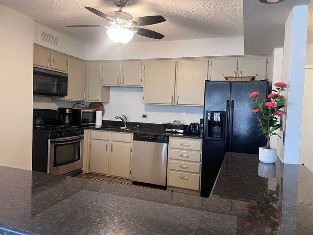 8809 Golf Road 7H, Niles, IL 60714