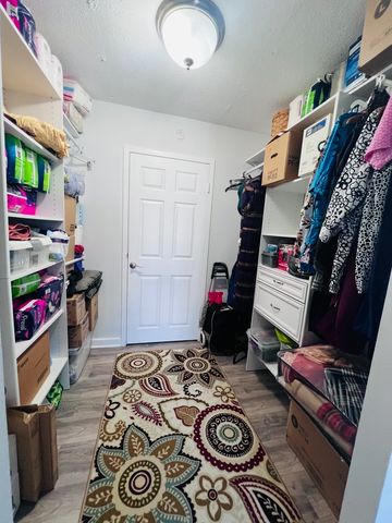 8809 Golf Road 7H, Niles, IL 60714