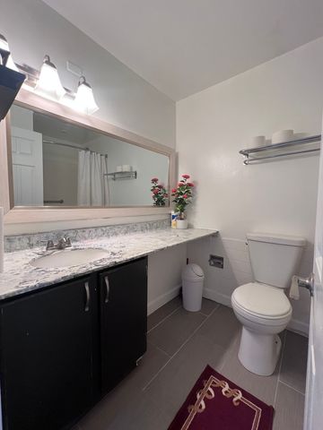 8809 Golf Road 7H, Niles, IL 60714