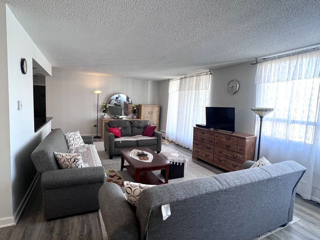 8809 Golf Road 7H, Niles, IL 60714