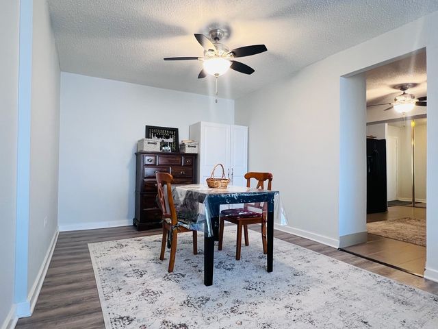 8809 Golf Road 7H, Niles, IL 60714