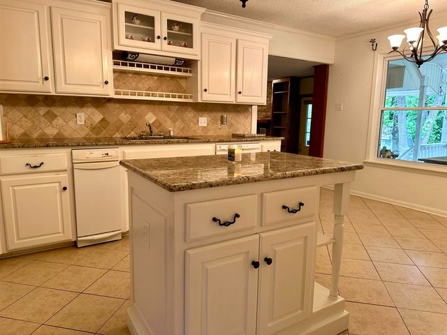 1808 Royal Oaks Dr Drive, Malvern, AR 72104
