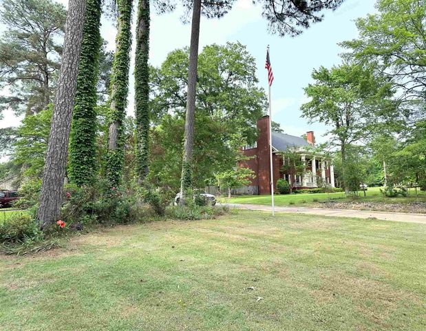 1808 Royal Oaks Dr Drive, Malvern, AR 72104