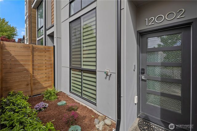 12002 31st Avenue NE, Seattle, WA 98125