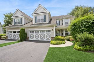176 Melody Court, Eastport, NY 11941