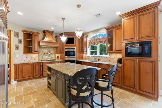 24 Garryford Drive, Middletown, NJ 07748