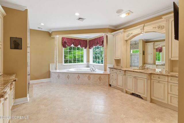 24 Garryford Drive, Middletown, NJ 07748