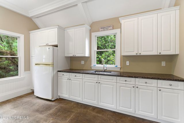 24 Garryford Drive, Middletown, NJ 07748