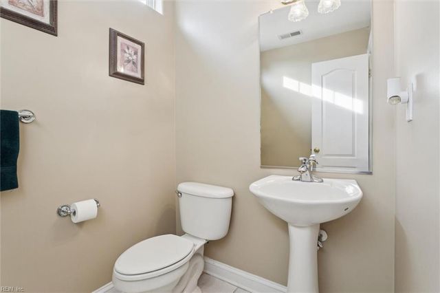 704 Southwood DR, Chesapeake, VA 23322