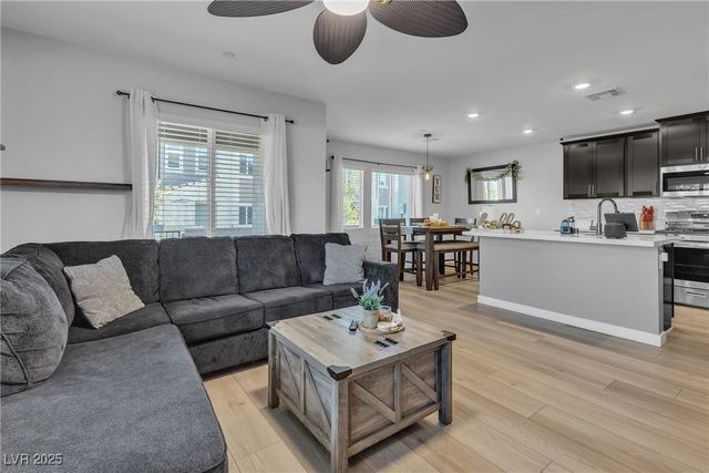 9601 Oliver Hills Avenue, Las Vegas, NV 89143