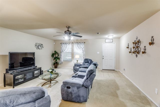 8805 Irish Bend Drive, Fort Worth, TX 76123