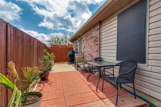 8805 Irish Bend Drive, Fort Worth, TX 76123