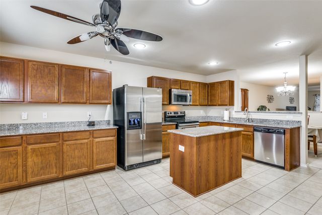 8805 Irish Bend Drive, Fort Worth, TX 76123