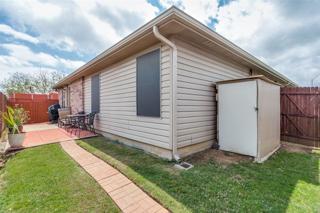 8805 Irish Bend Drive, Fort Worth, TX 76123