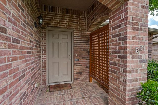 8805 Irish Bend Drive, Fort Worth, TX 76123