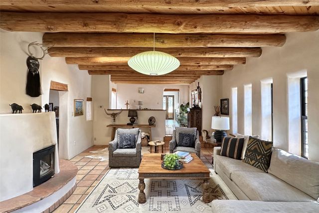 104 Calle Paula, Santa Fe, NM 87505