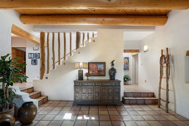 104 Calle Paula, Santa Fe, NM 87505