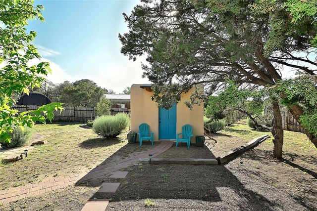 104 Calle Paula, Santa Fe, NM 87505
