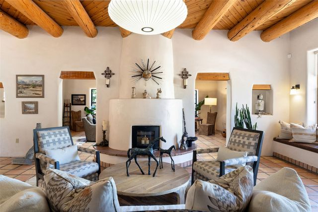 104 Calle Paula, Santa Fe, NM 87505