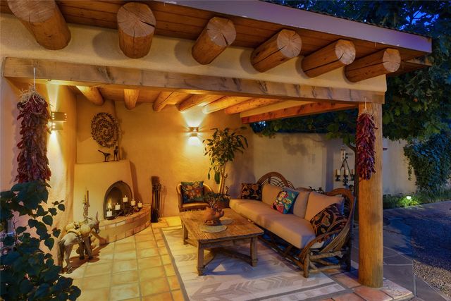 104 Calle Paula, Santa Fe, NM 87505