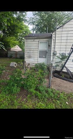 11076 Paige Avenue, Warren, MI 48089