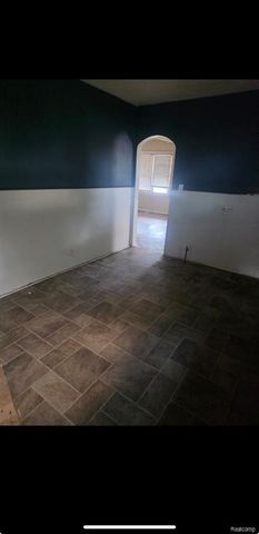 11076 Paige Avenue, Warren, MI 48089