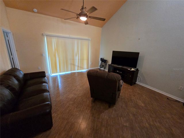 3661 KINGS ROAD 102, Palm Harbor, FL 34685